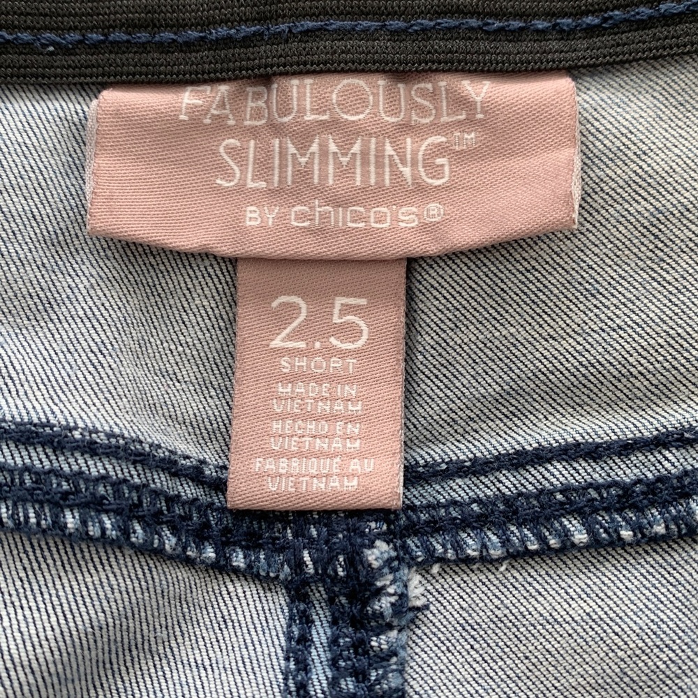 Chico’s Fabulously Slimming Jeans Medium Blue Size 14 Short - Picture 2 of 16